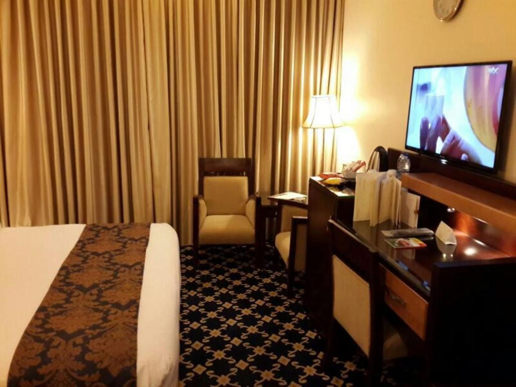 Al Thuraya Hotel 4*